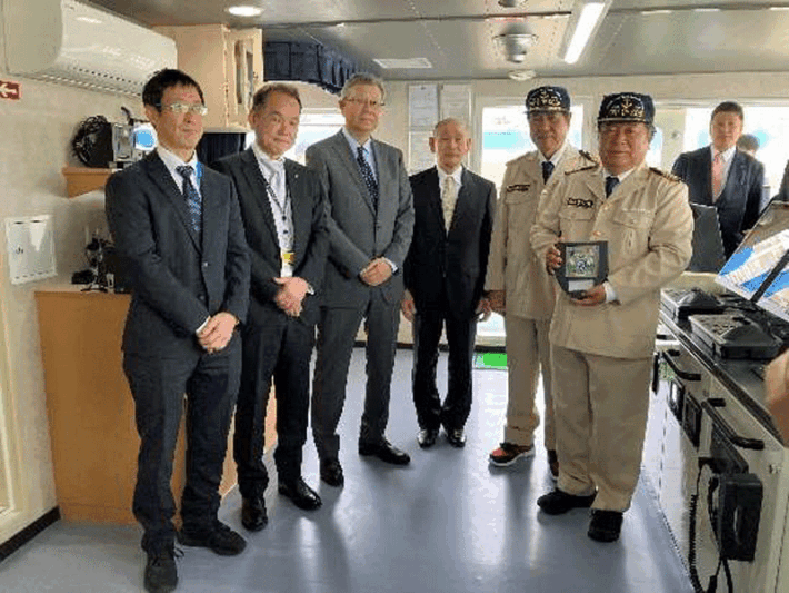 0418imotosyousen2 710x533 - 井本商運／400TEU型 4番船「しまんと」就航、神戸港でセレモニー