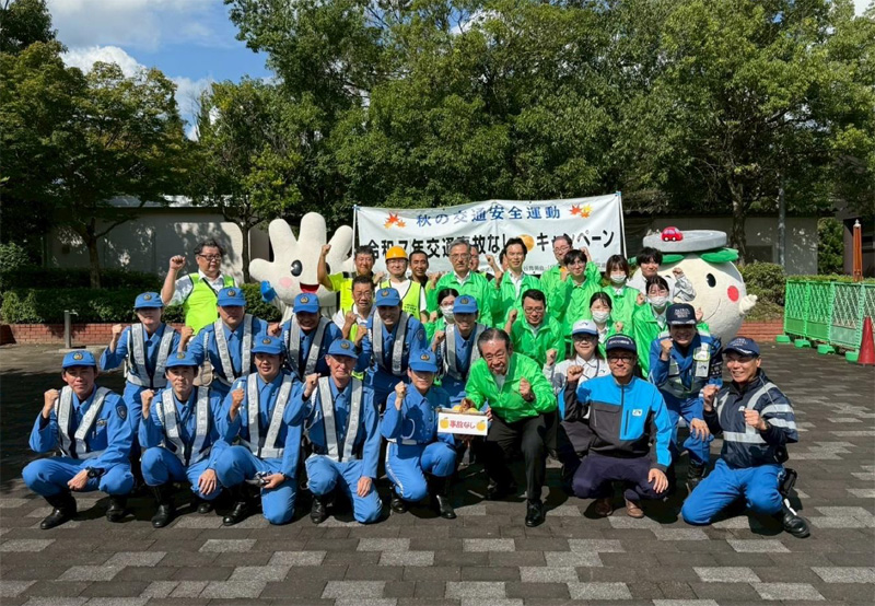 福山通運など/梨配布で「交通事故なし」アピール、広島県福山市と東広島市で開催 20250929fukutsu02 - 福山通運など/梨配布で「交通事故なし」アピール、広島県福山市と東広島市で開催