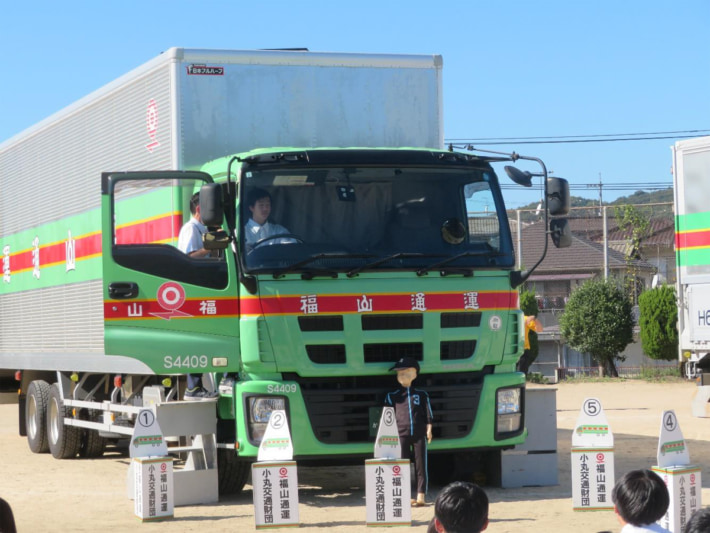 20251014fukuyamatsuun01 710x533 - 福山通運／広島県の市立中学で1年生115名に交通安全教室