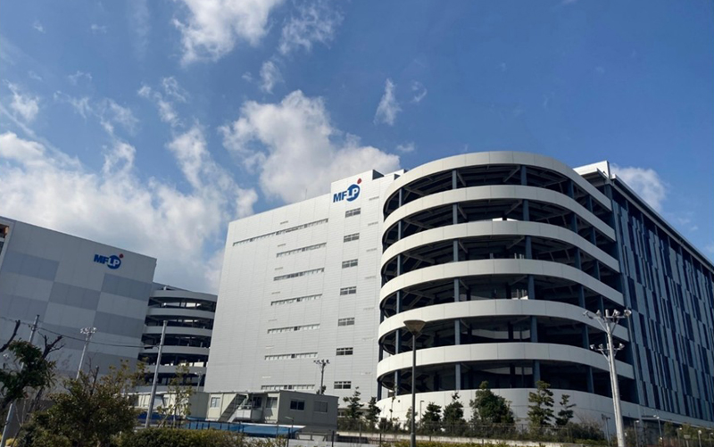 ロジテック/船橋市の倉庫に千葉県化粧品工業会を招き見学会実施 20251021logitech1 - ロジテック/船橋市の倉庫に千葉県化粧品工業会を招き見学会実施