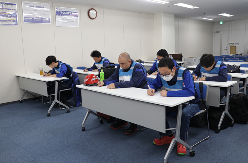 佐川グローバルロジ/運転や点検の技競うフォークリフトコンテスト開催 20251028sg3 - 佐川グローバルロジ/運転や点検の技競うフォークリフトコンテスト開催