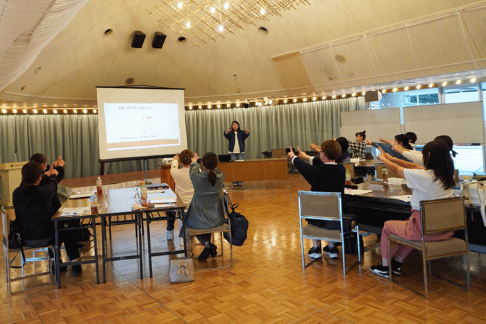 アサヒロジスティクス/初の女性サービスドライバー研修を開催 1105asahilogi1 - アサヒロジスティクス/初の女性サービスドライバー研修を開催