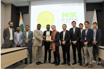 集合写真　NXグループビルにて