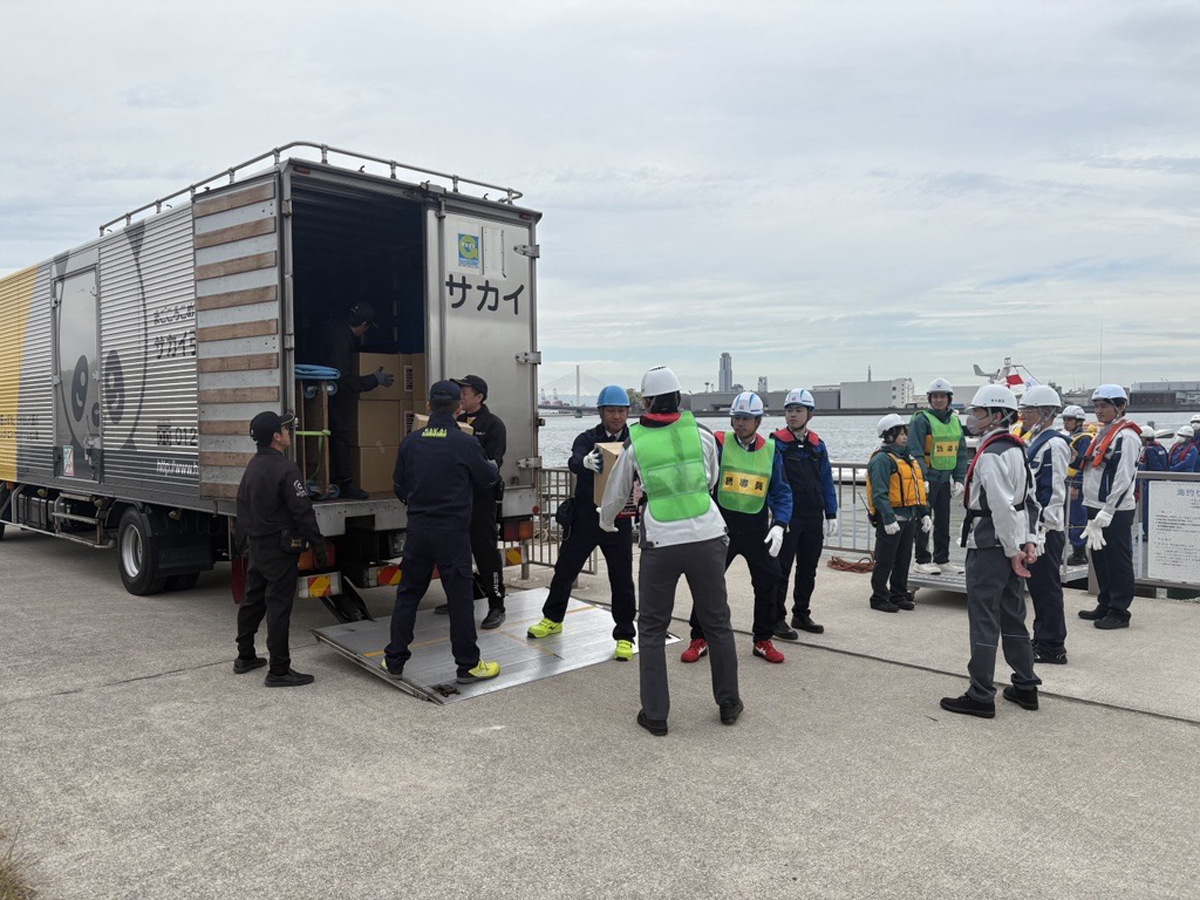 サカイ引越センター/堺市の合同防災訓練へ参加、支援物資輸送で協力 20251111sakaihikkoshi01 - サカイ引越センター/堺市の合同防災訓練へ参加、支援物資輸送で協力