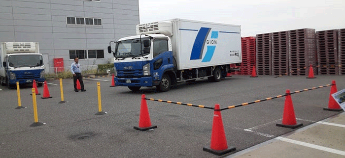 ギオン/安全・正確な運転技術を競う第1回目の「ドラコン」開催 20251118gion - ギオン/安全・正確な運転技術を競う第1回目の「ドラコン」開催