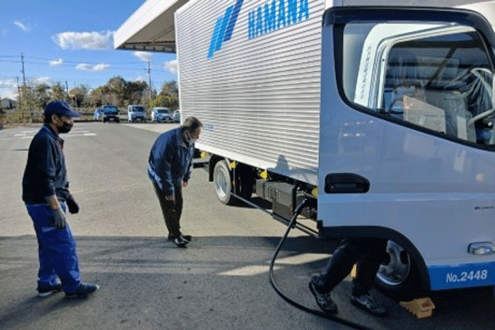 浜名梱包輸送/EVトラックとパレット運搬の自動化でロボットを導入 20251208hamana2 - 浜名梱包輸送/EVトラックとパレット運搬の自動化でロボットを導入