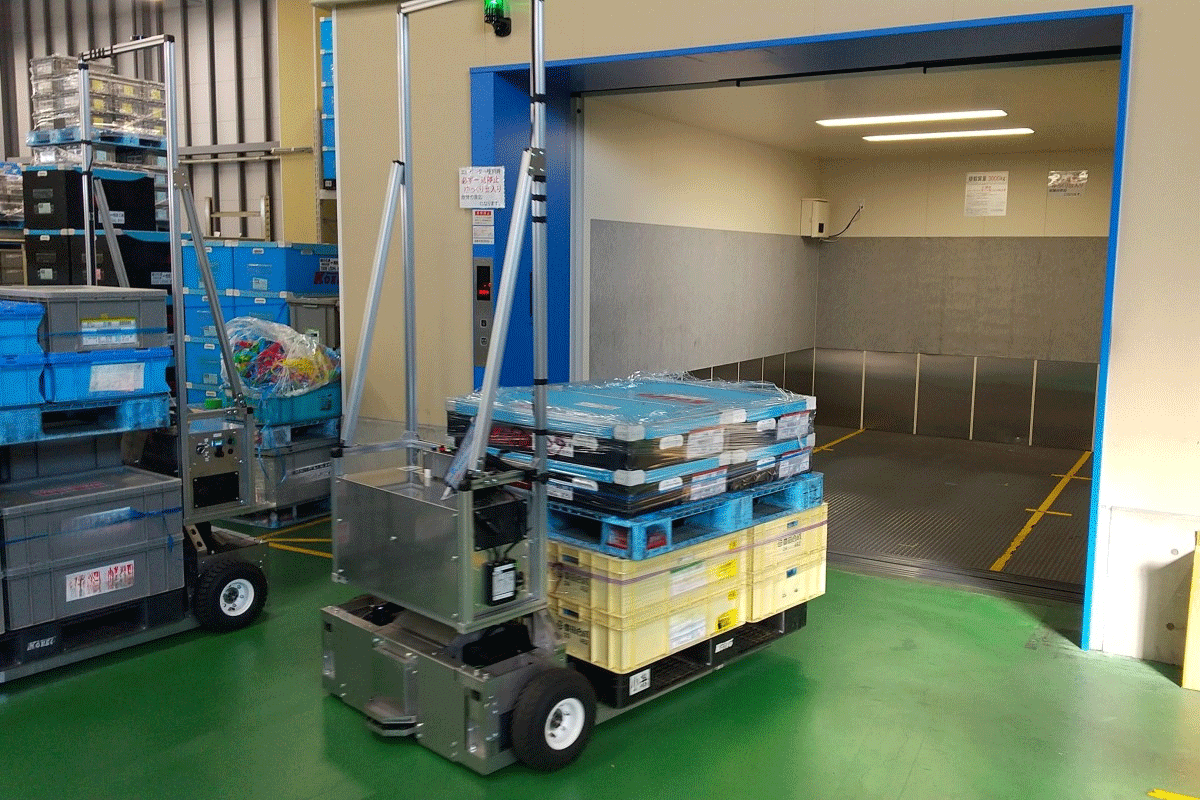 浜名梱包輸送/EVトラックとパレット運搬の自動化でロボットを導入 20251208hamana4 - 浜名梱包輸送/EVトラックとパレット運搬の自動化でロボットを導入