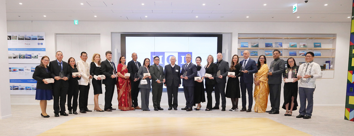 商船三井/優秀な後進育成と安全運航を表彰、社長が謝意述べる 20251216MOL02 - 商船三井/優秀な後進育成と安全運航を表彰、社長が謝意述べる