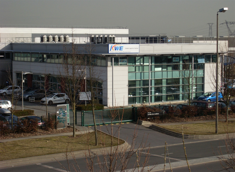 近鉄エクスプレス/フランス2空港で医薬品輸送の国際認証取得 20251218kwe - 近鉄エクスプレス/フランス2空港で医薬品輸送の国際認証取得