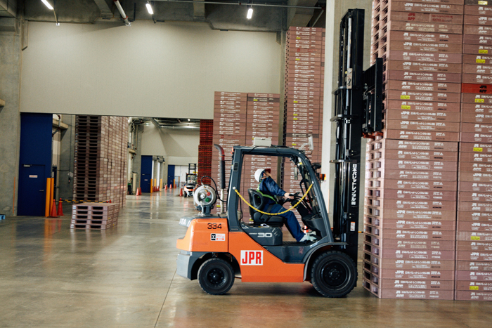 日本通運、コメリ/国際輸送で一貫パレチゼーション、海上コンテナ荷役は年1016時間減へ 20251218nx3 - 日本通運、コメリ/国際輸送で一貫パレチゼーション、海上コンテナ荷役は年1016時間減へ