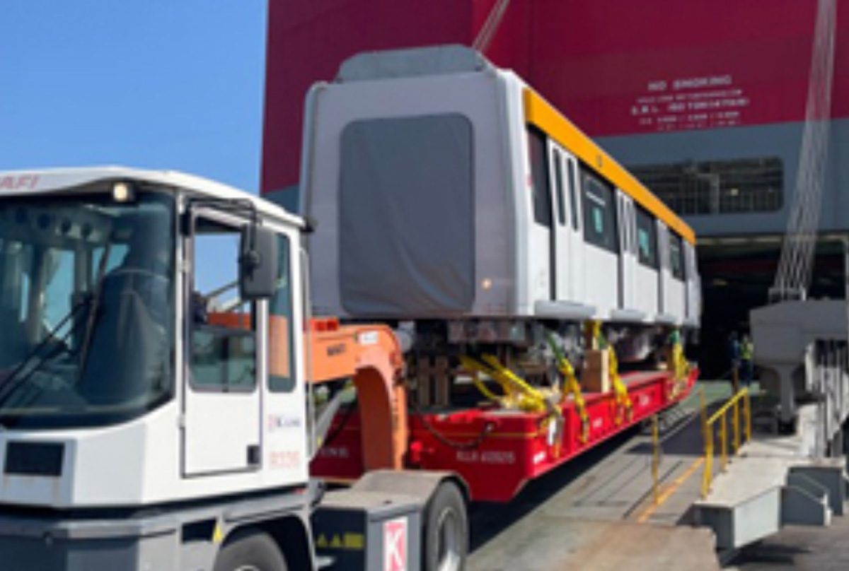 丸全昭和運輸/カイロ地下鉄車両の初回出荷を実施、全体では184両輸送の計画 20260326ma01 - 丸全昭和運輸/カイロ地下鉄車両の初回出荷を実施、全体では184両輸送の計画