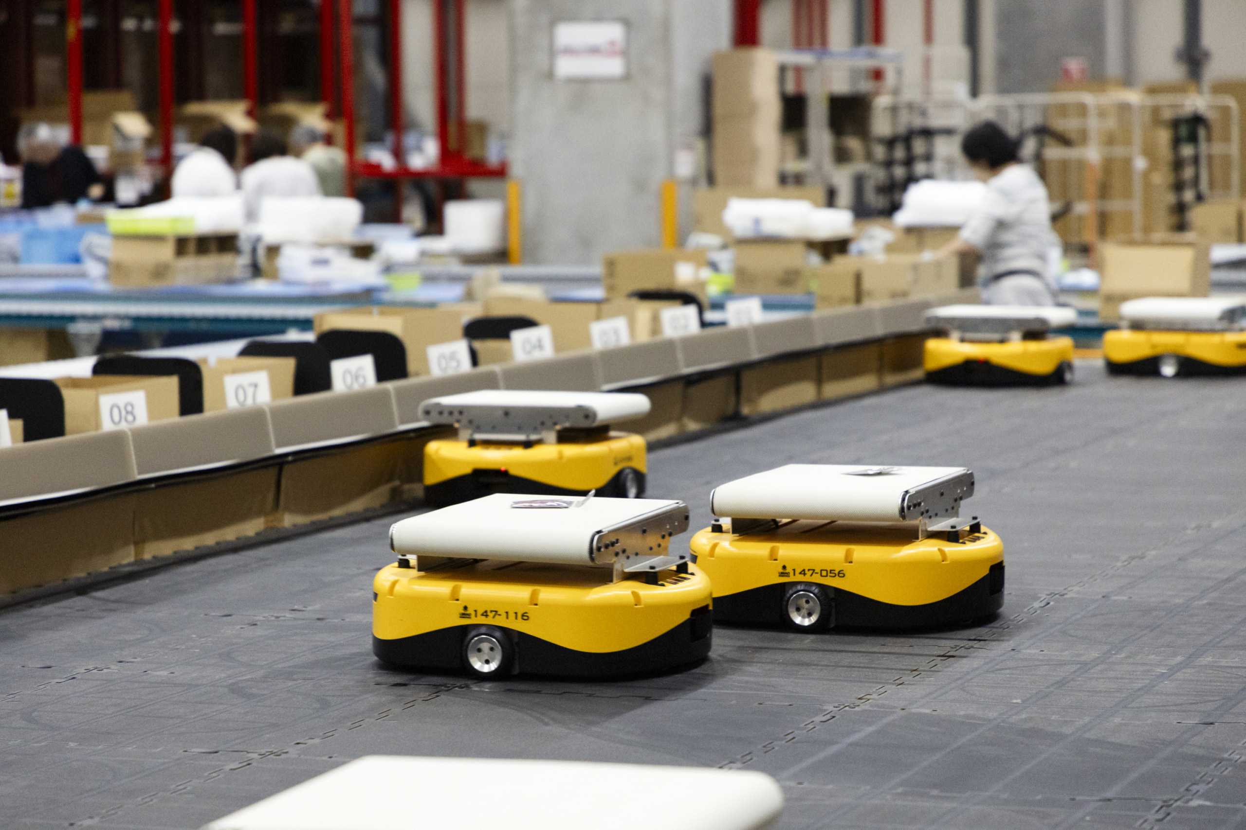 カバー/今をときめくVTuber業界を切り拓くEC物流戦略 COVER06 - カバー/今をときめくVTuber業界を切り拓くEC物流戦略