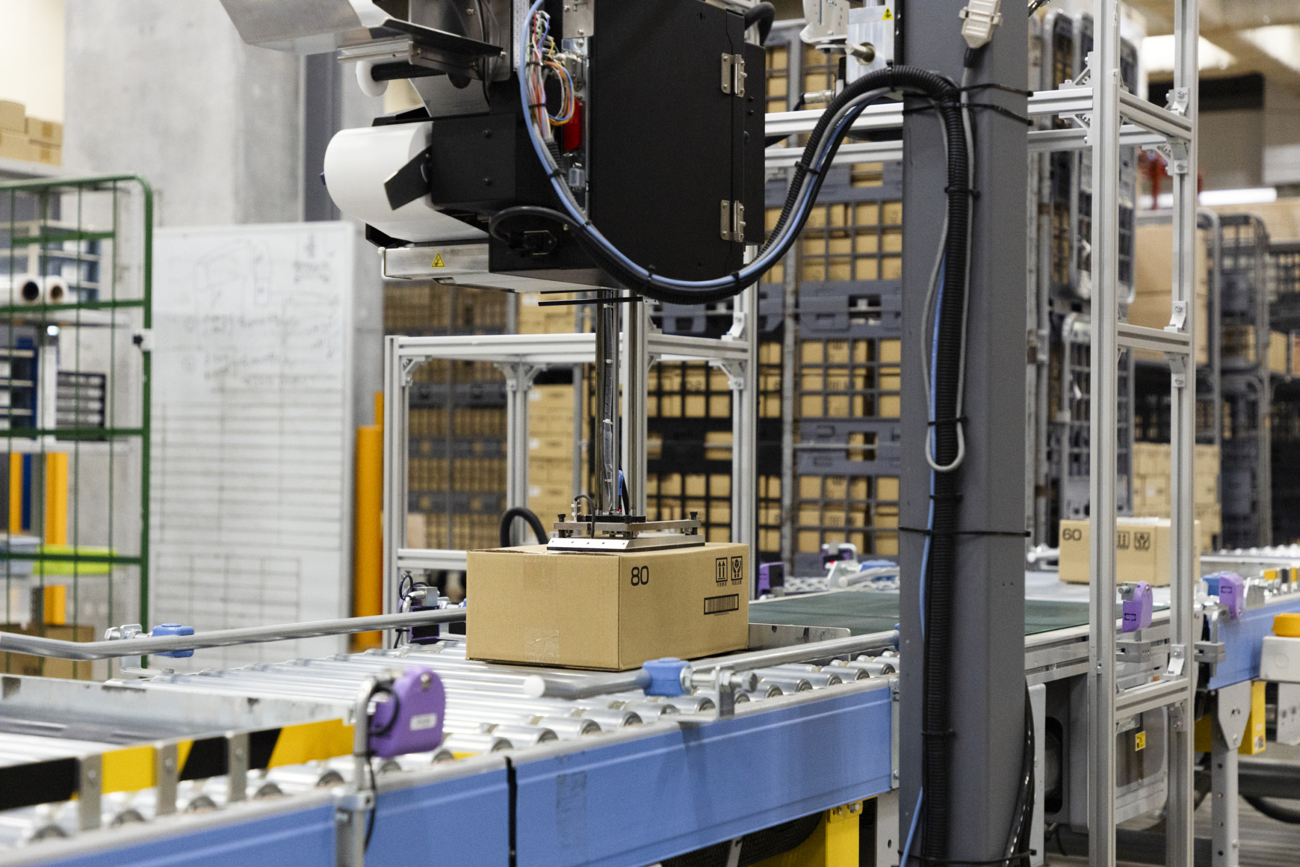 カバー/今をときめくVTuber業界を切り拓くEC物流戦略 COVER07 - カバー/今をときめくVTuber業界を切り拓くEC物流戦略