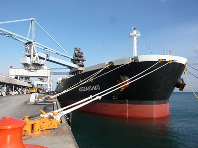 20120213nyk - 日本郵船／震災後初、石炭専用船が福島・相馬港5号埠頭に
