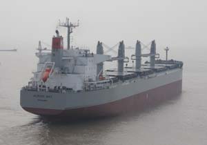 20110726kawasaki - 川崎重工／ばら積み運搬船2隻を引き渡し