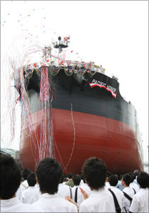 20110808kawasaki - 川崎重工／58型ばら積運搬船の9番船、10月竣工