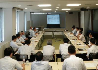 20110826nyk - 日本郵船／社長が船長・機関長と事故・海難防止で懇談会