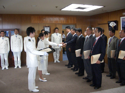 20110916nyk - 日本郵船／LNG船2隻に海上保安庁長官表彰